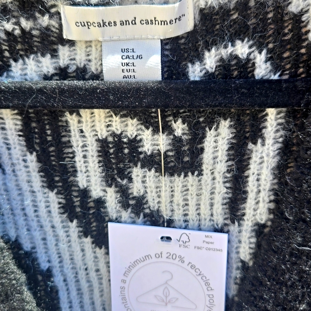 cupcakes & cashmere Black and White Heart Cardigan sz L  (faux cashmere) - Picture 2 of 6